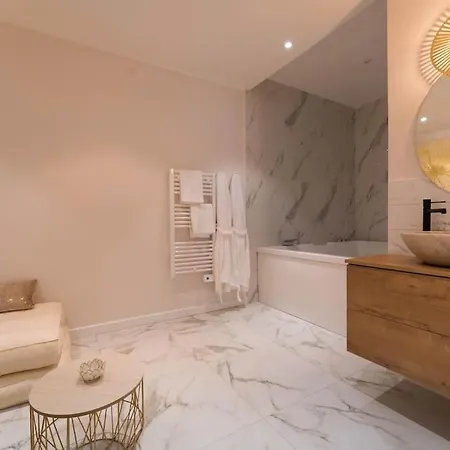 Jacuzzi, Loveroom, Centre Ville شقة *