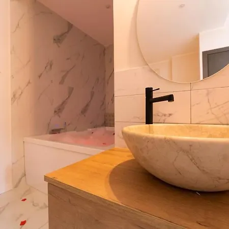 Jacuzzi, Loveroom, Centre Ville *